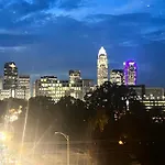 Uptown Luxury Suite Near It All