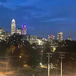 Uptown Luxury Suite Near It All