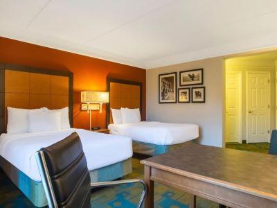 Hotel La Quinta By Wyndham Airport South 3*