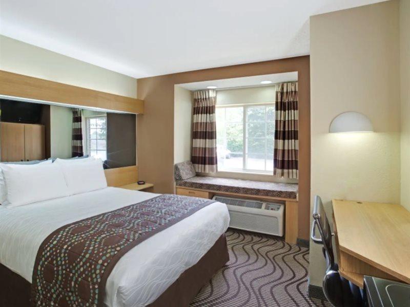 Hotel Microtel By Wyndham Place 2*