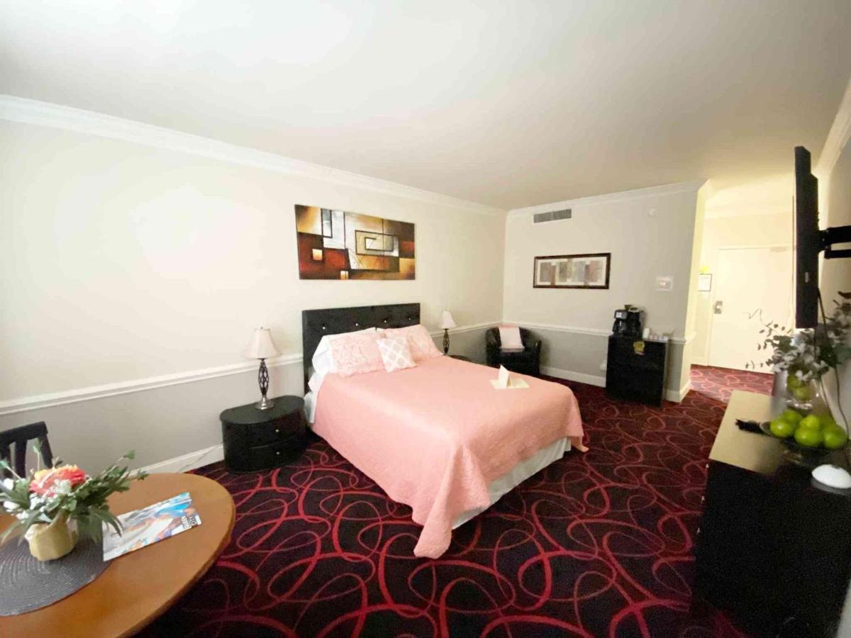 Independence Place Hotel *