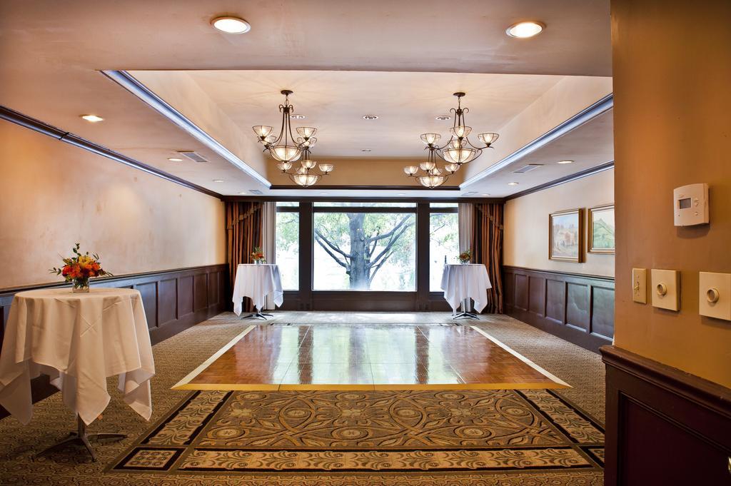 Dunhill Hotel 4*