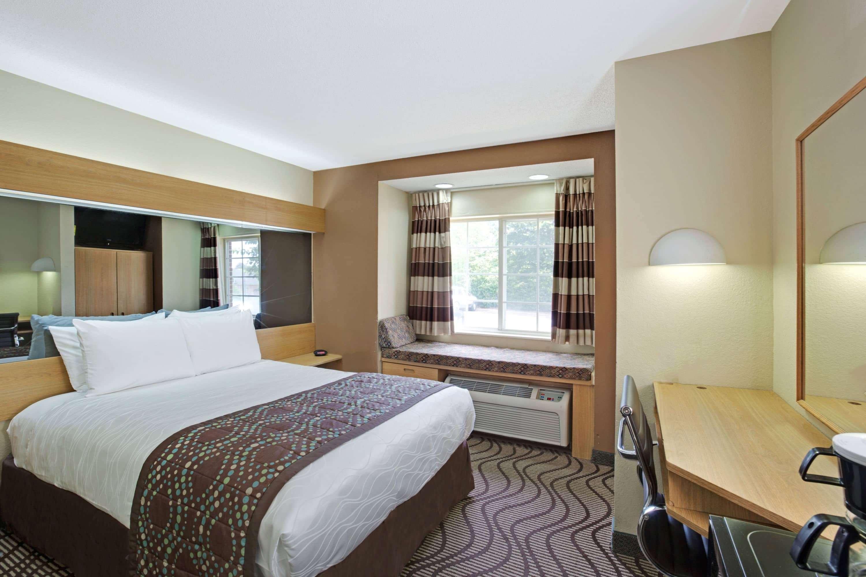 Hotel Microtel By Wyndham Place 2*