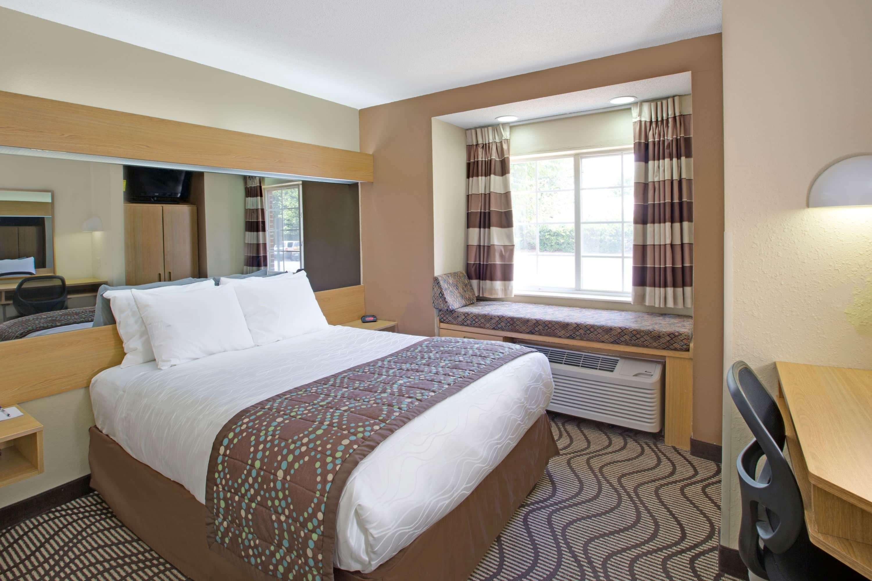 Hotel Microtel By Wyndham Place