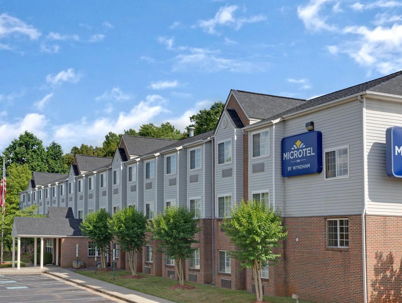 Hotel Microtel By Wyndham Place 2*