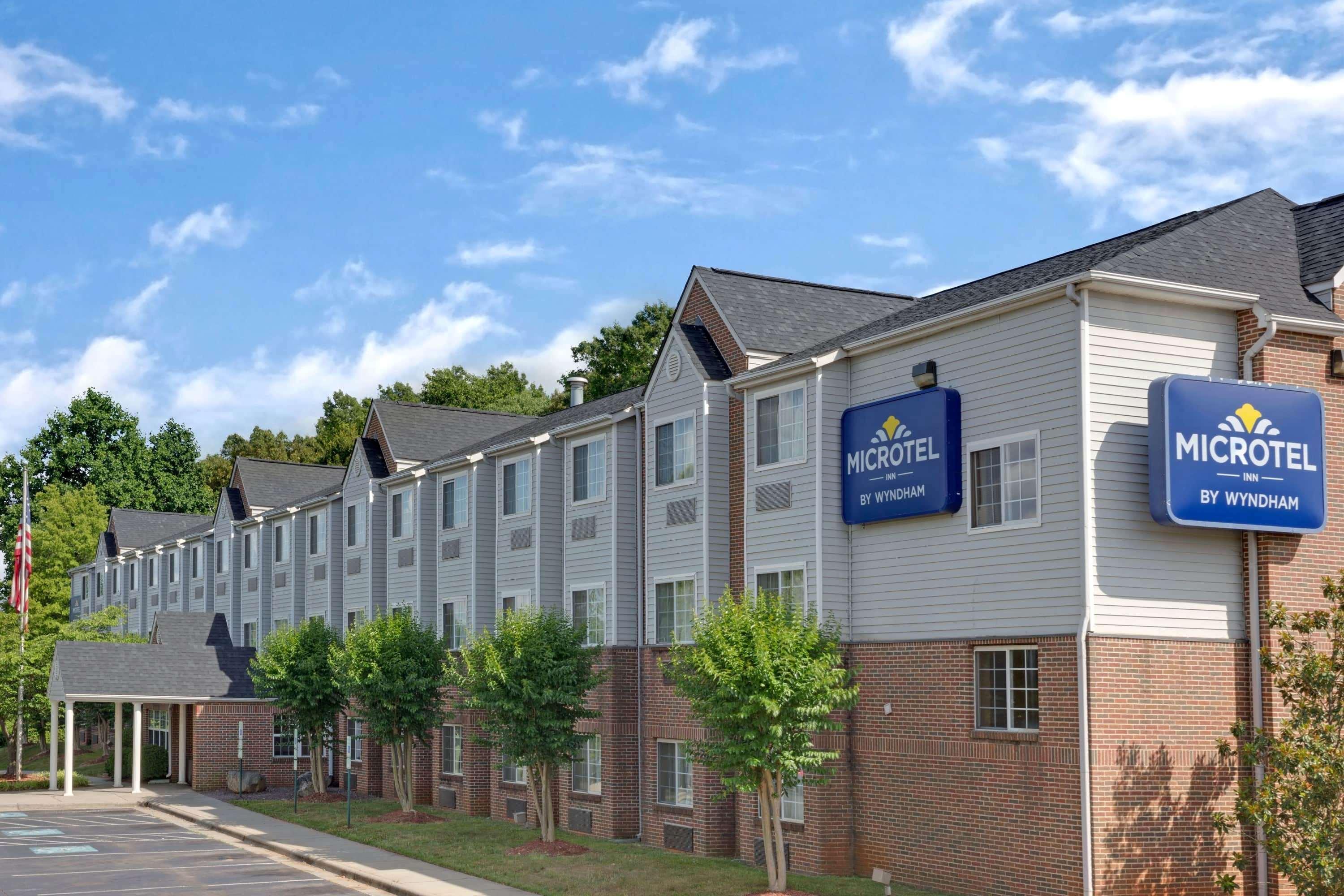 Microtel By Wyndham Place Hotel