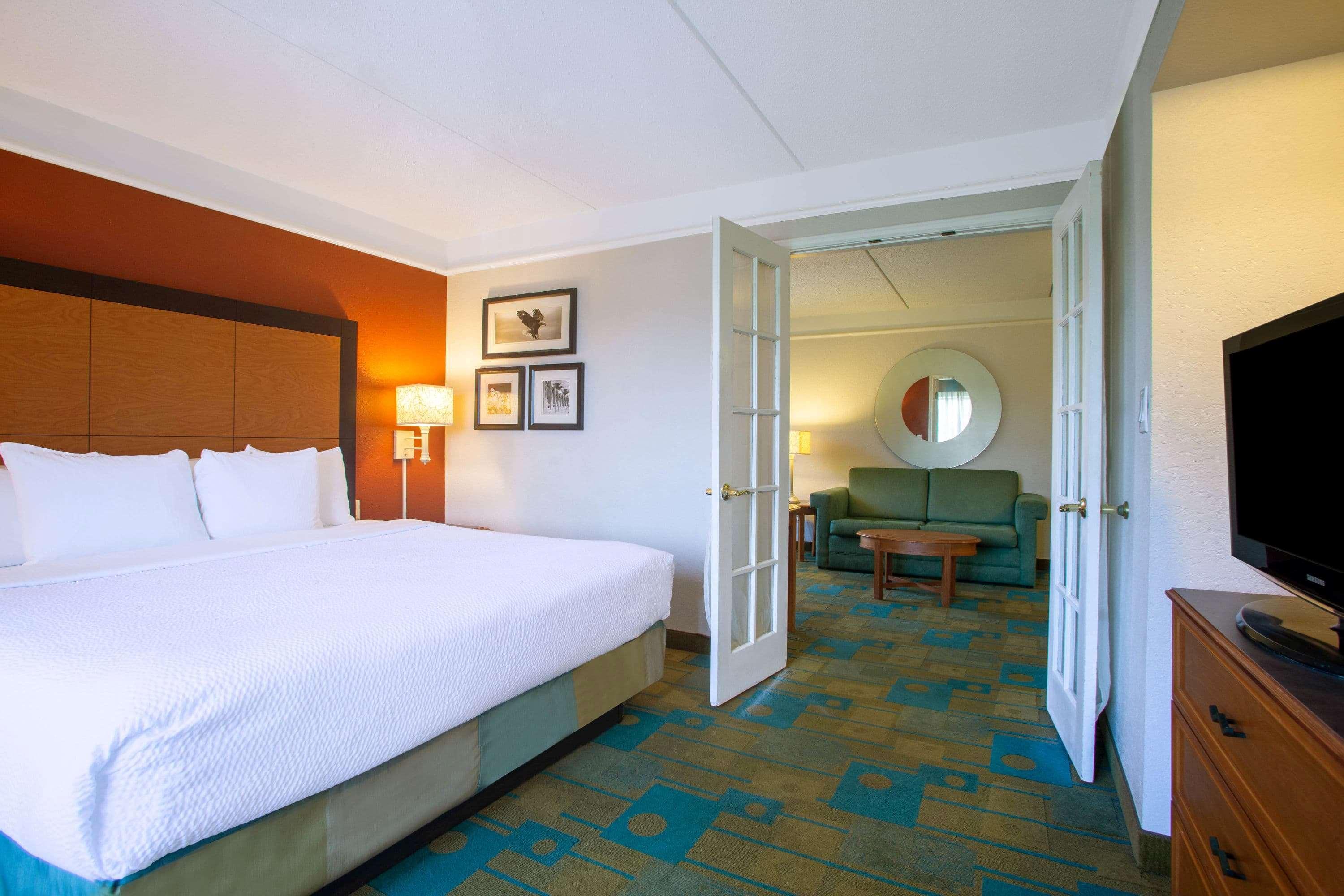 Hotel La Quinta By Wyndham Airport South 3*