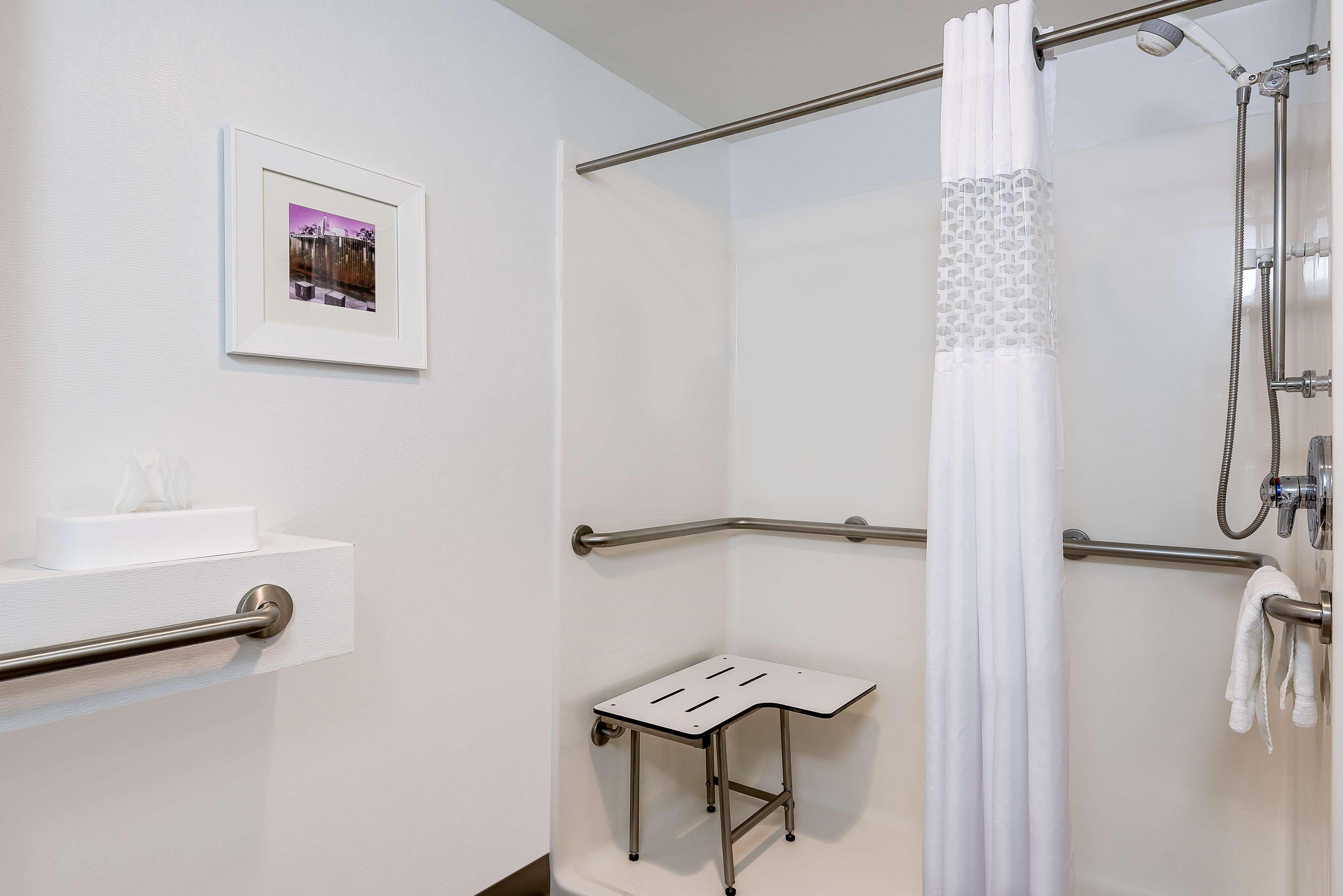 Hotel Hampton Uptown 3*