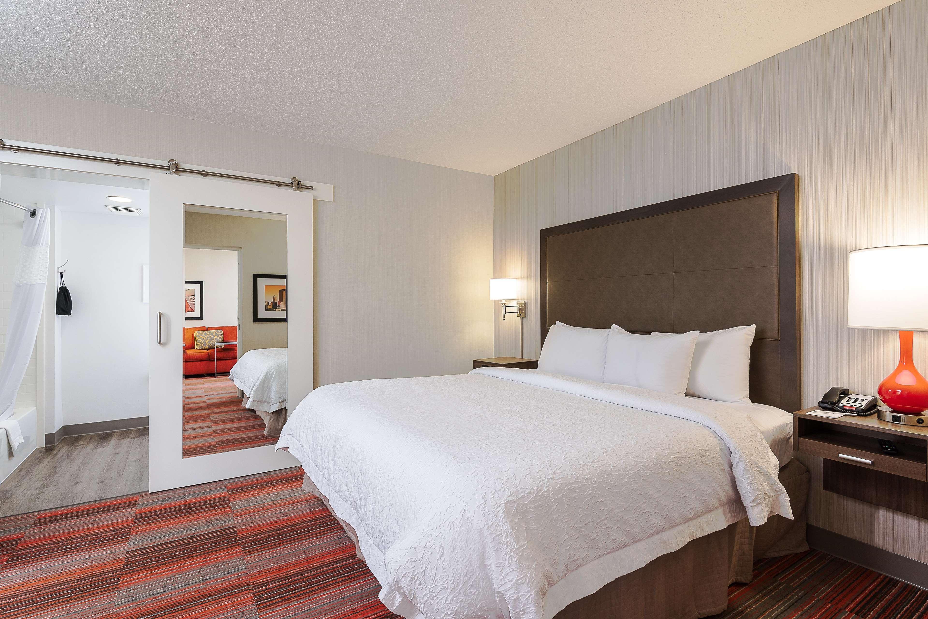 Hotel Hampton Uptown