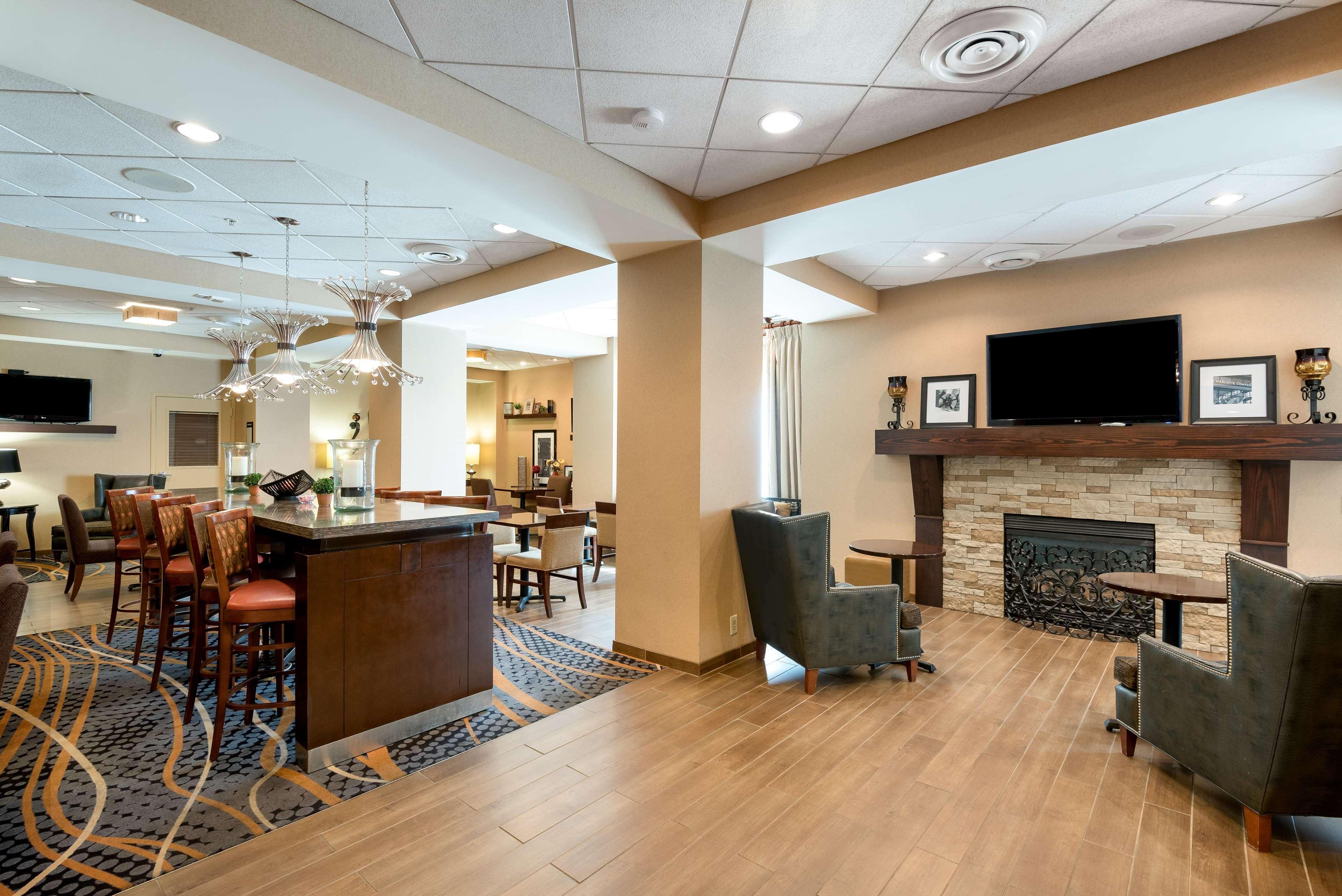 Hampton Uptown Hotel