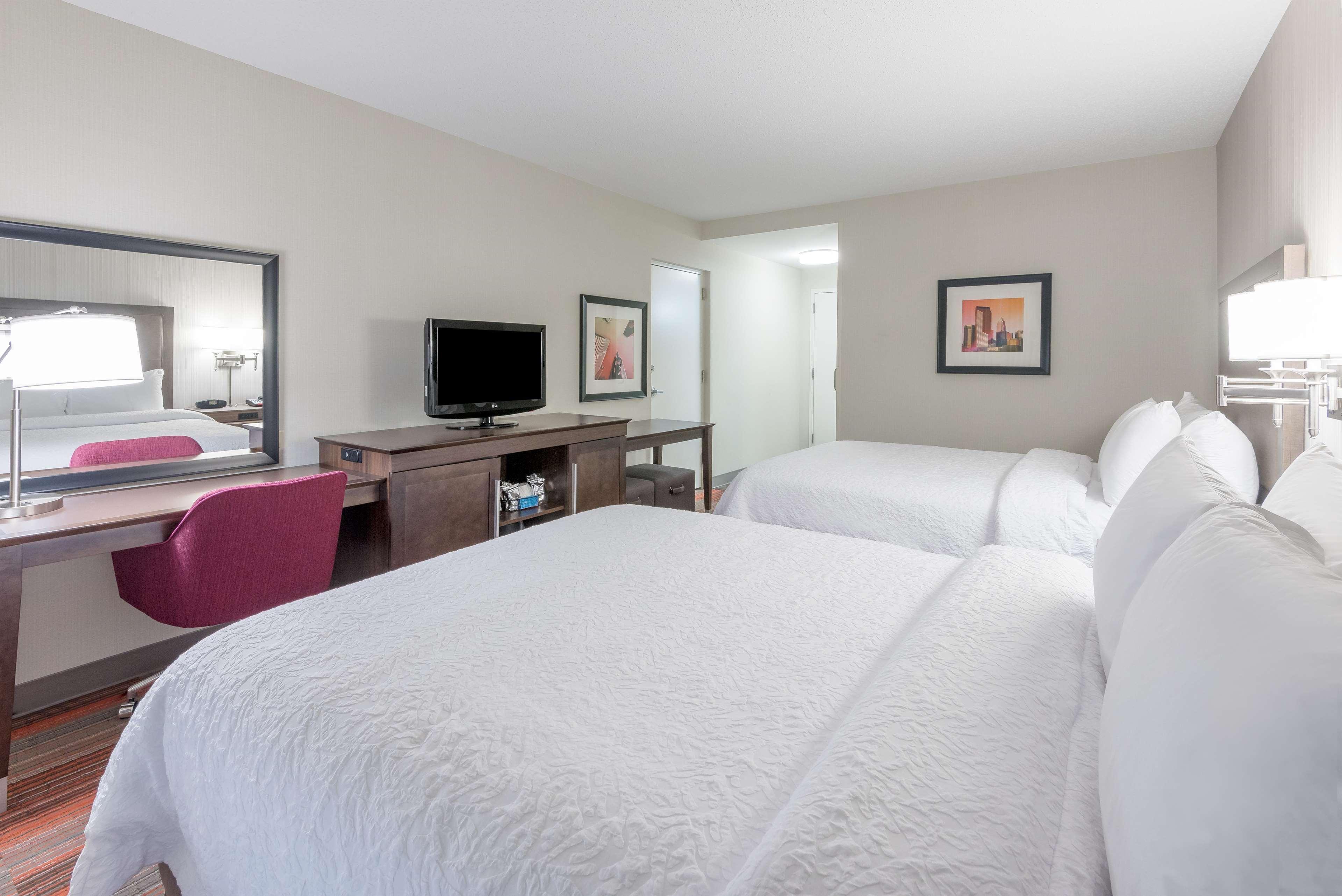 Hampton Uptown 3*