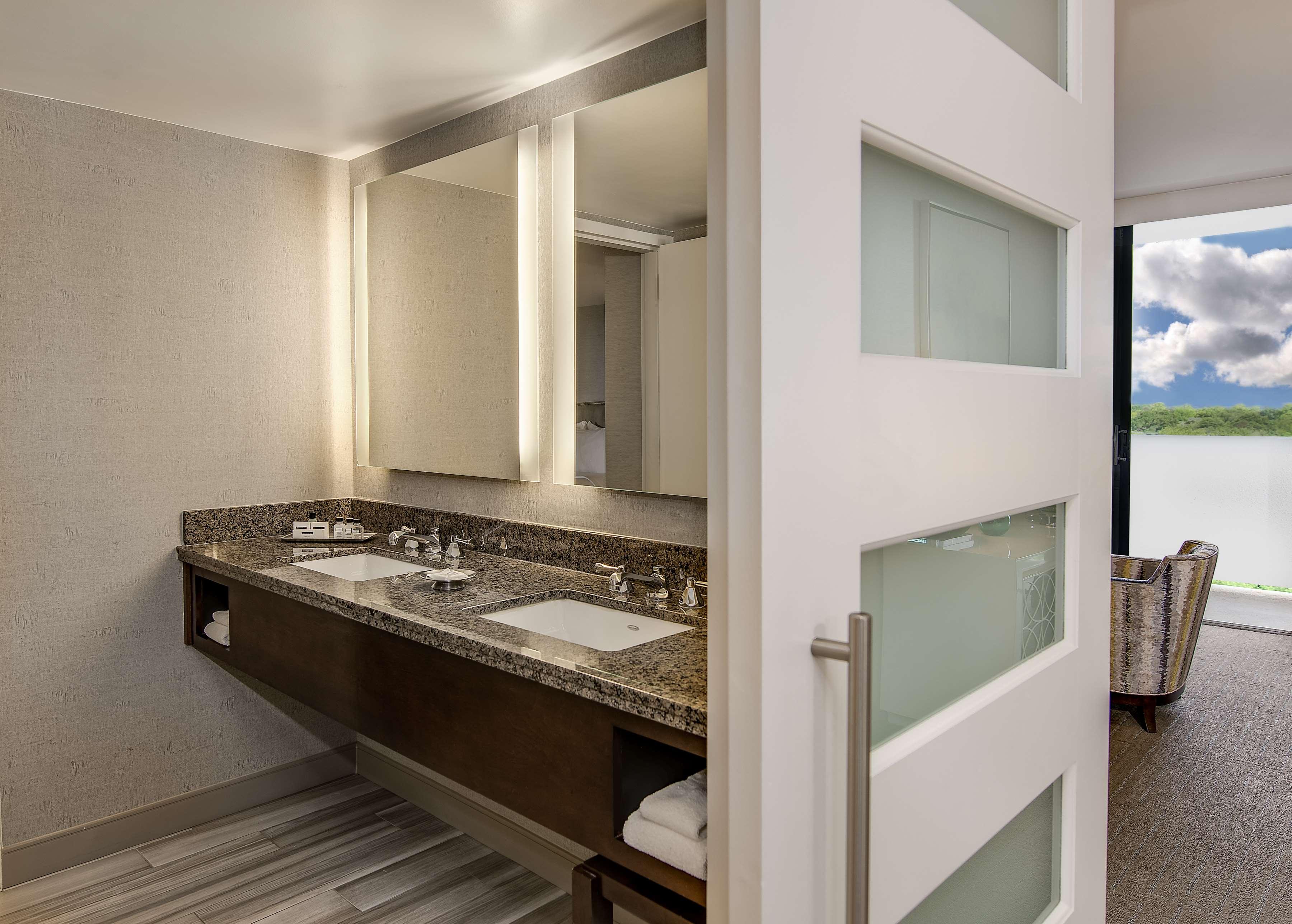 Sonesta Lower South End