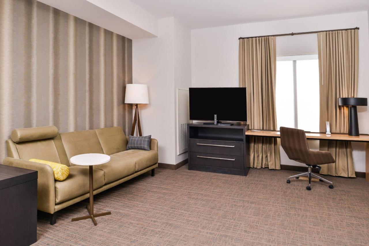 Hotel By Marriott Northlake 3*