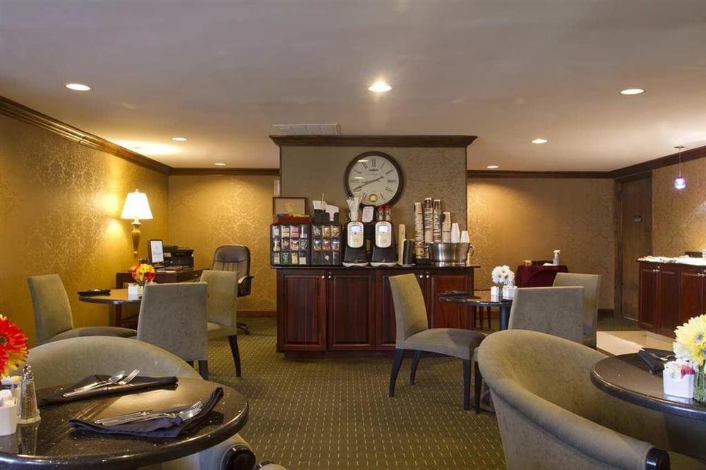 Doubletree By Hilton South Tyvola Hotel
