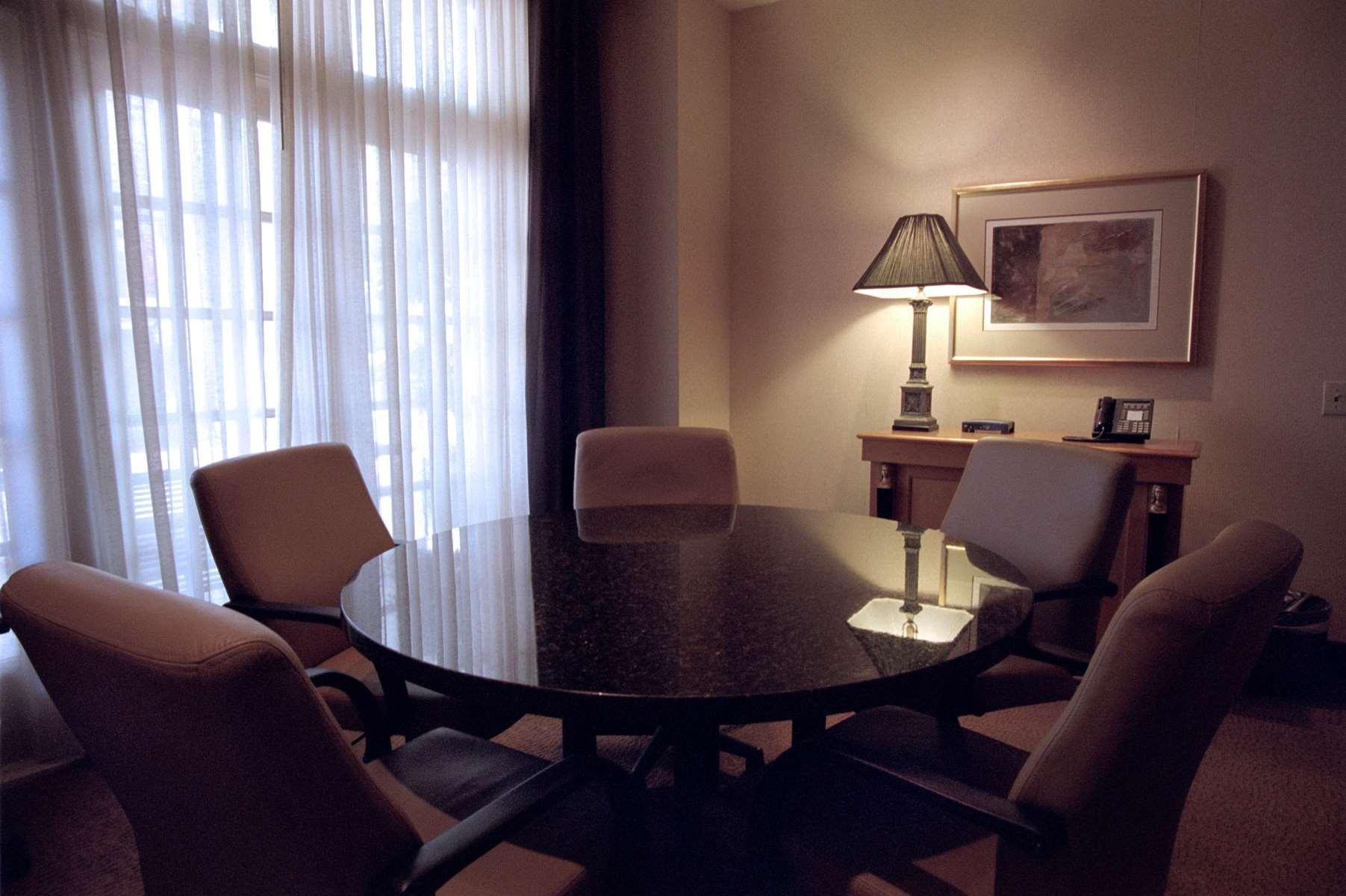 Doubletree By Hilton Uptown Hotel 4*