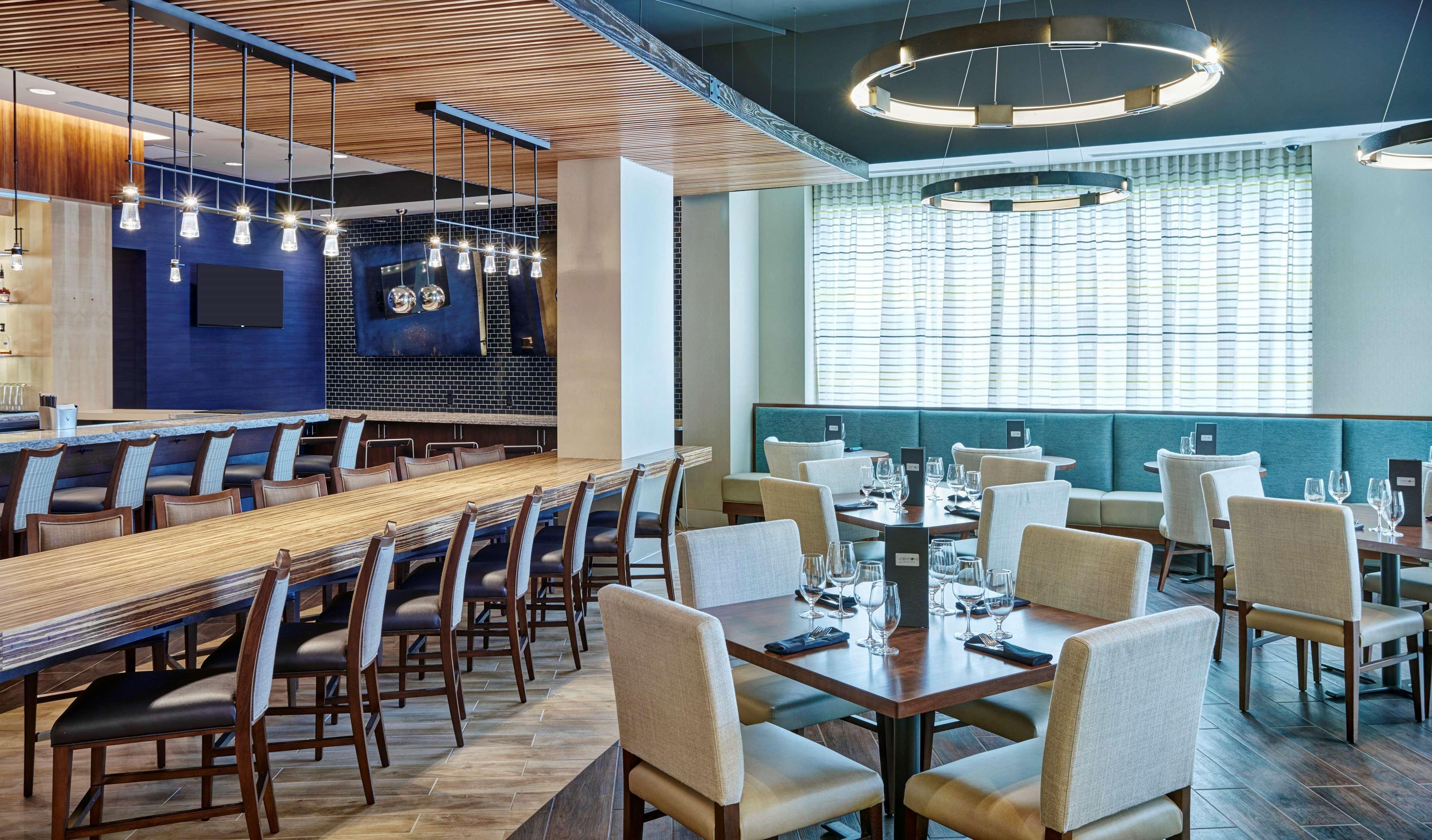 Doubletree By Hilton Uptown Hotel 4*
