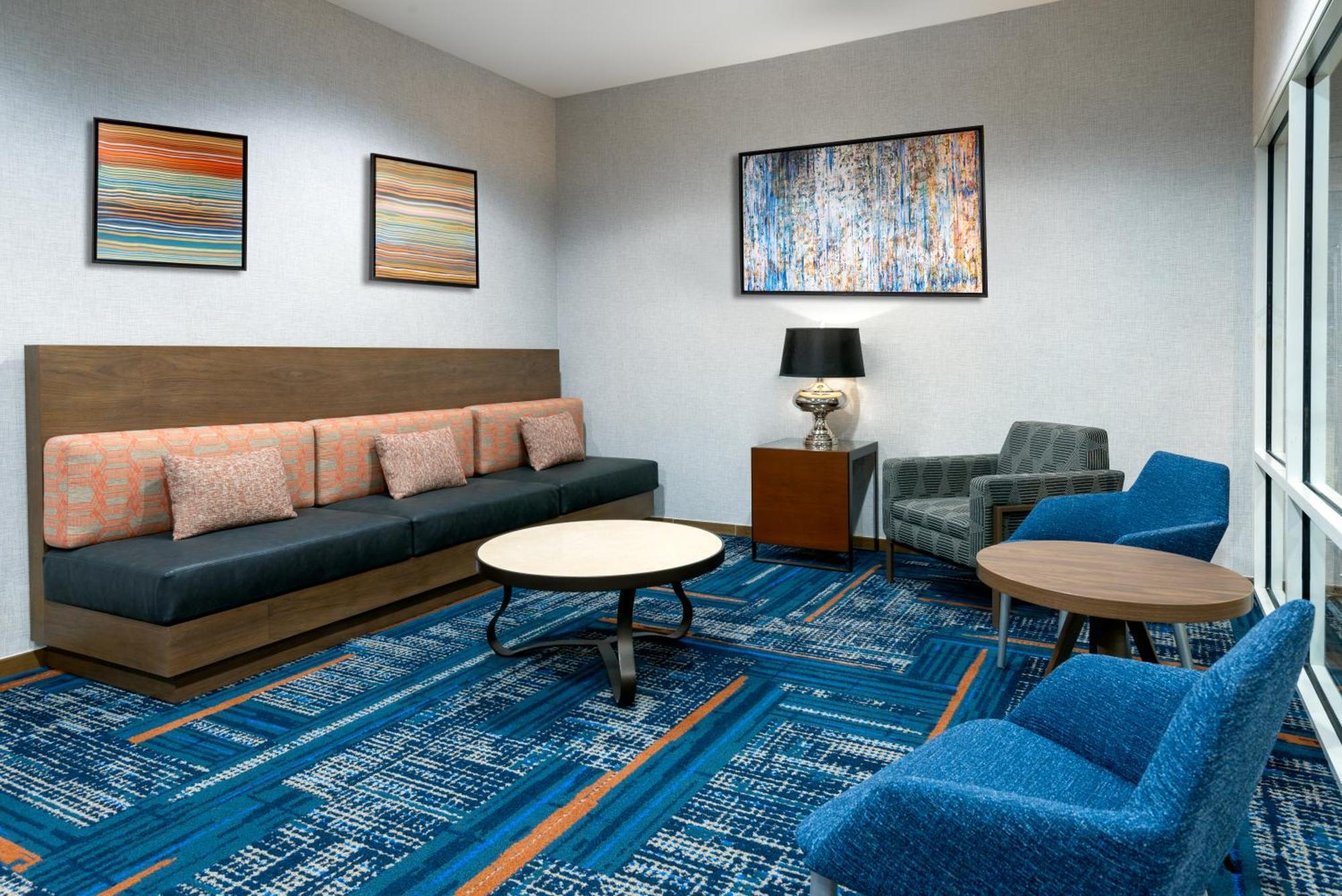 Hotel Hampton Uptown