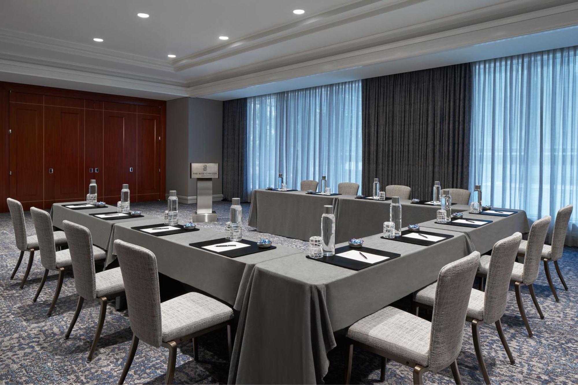 The Ritz-carlton, 5*