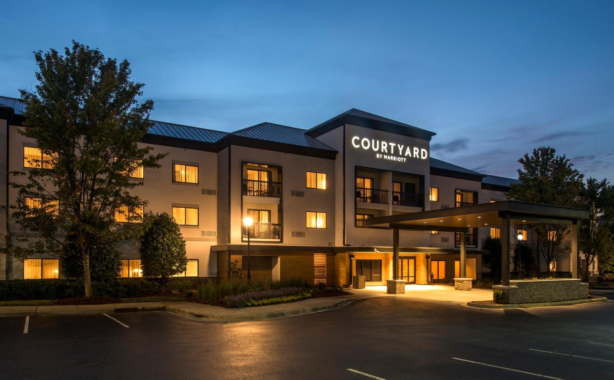 Courtyard By Marriott Ballantyne Hotel