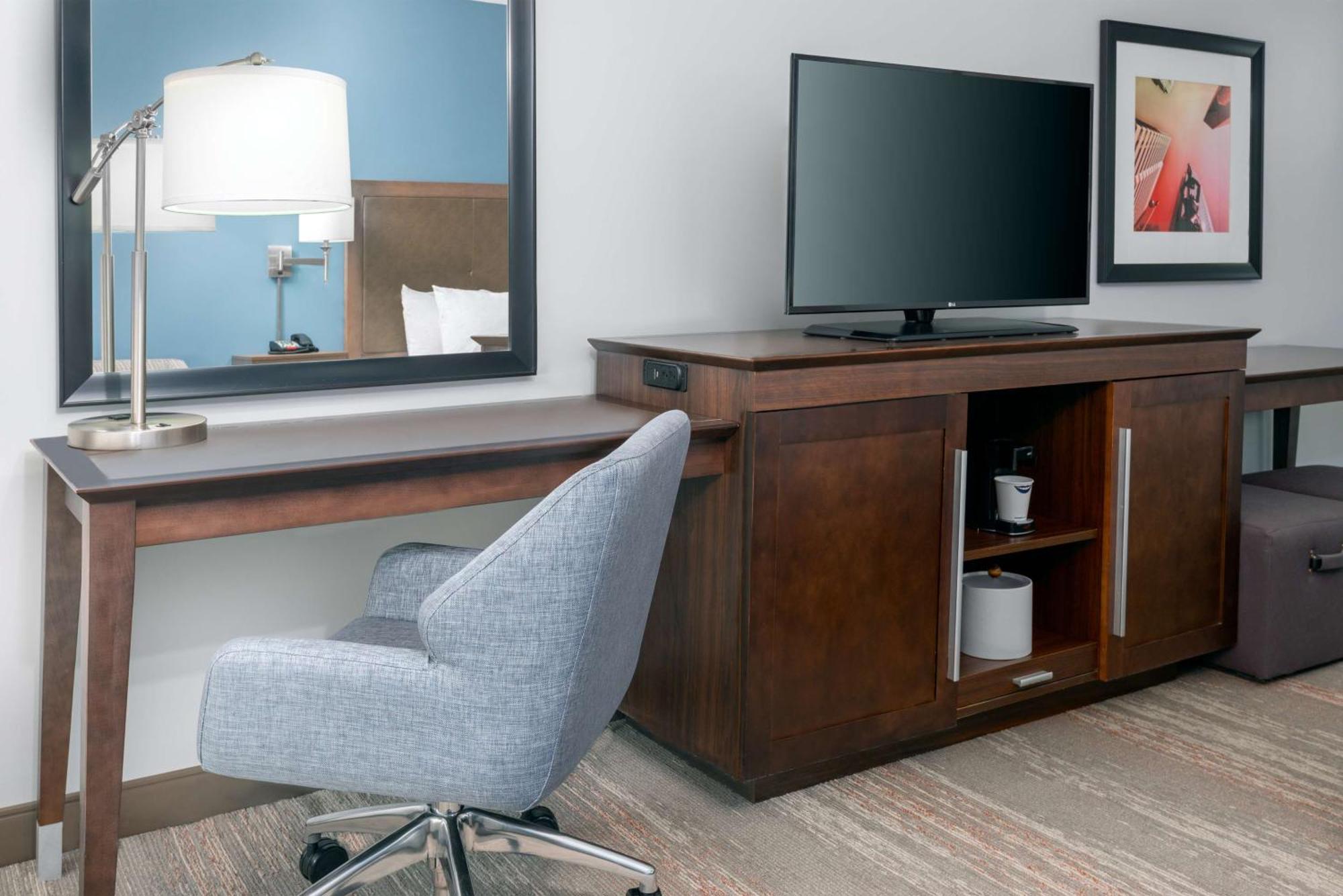 Hotel Hampton Uptown