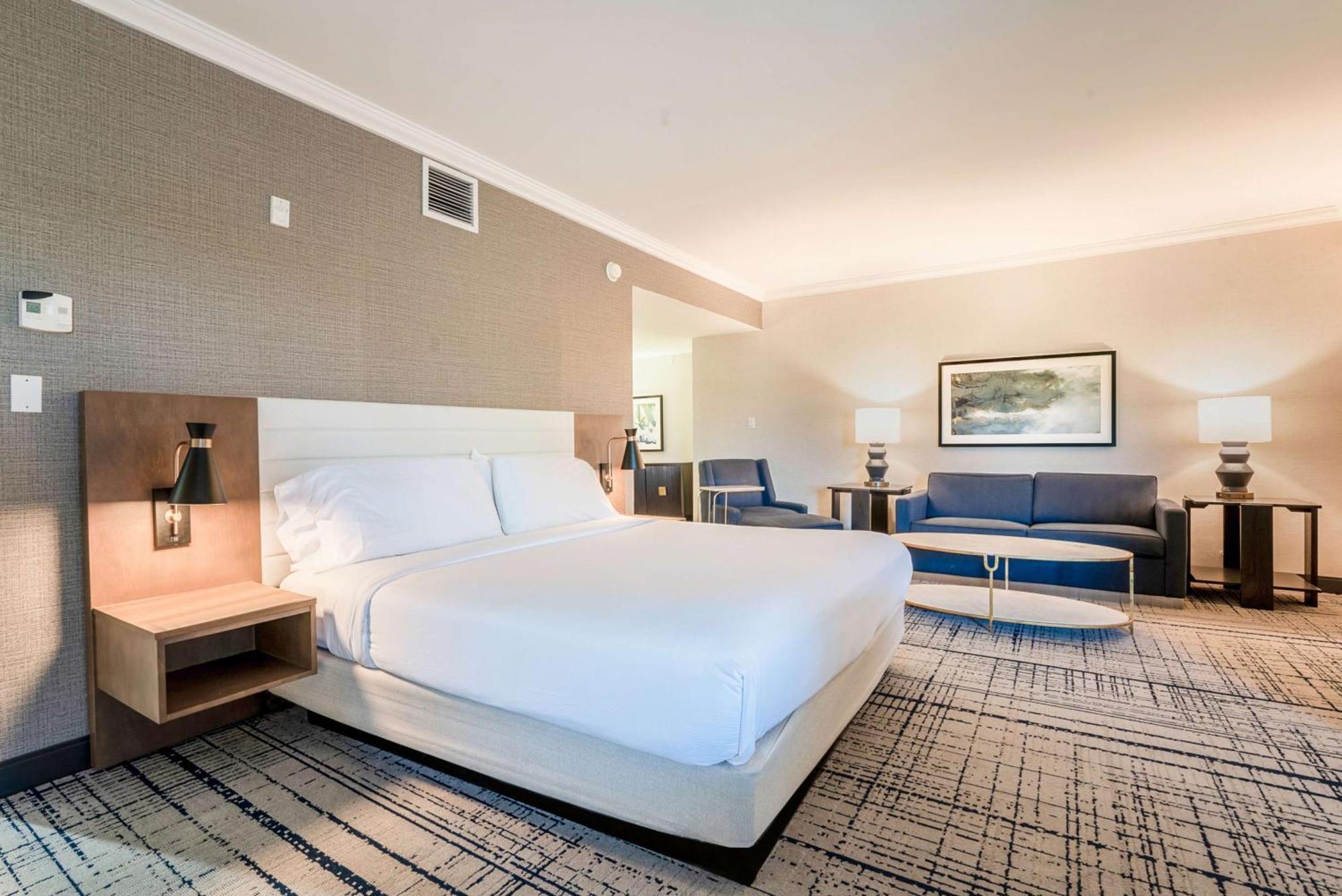 Doubletree By Hilton South Tyvola Hotel 4*