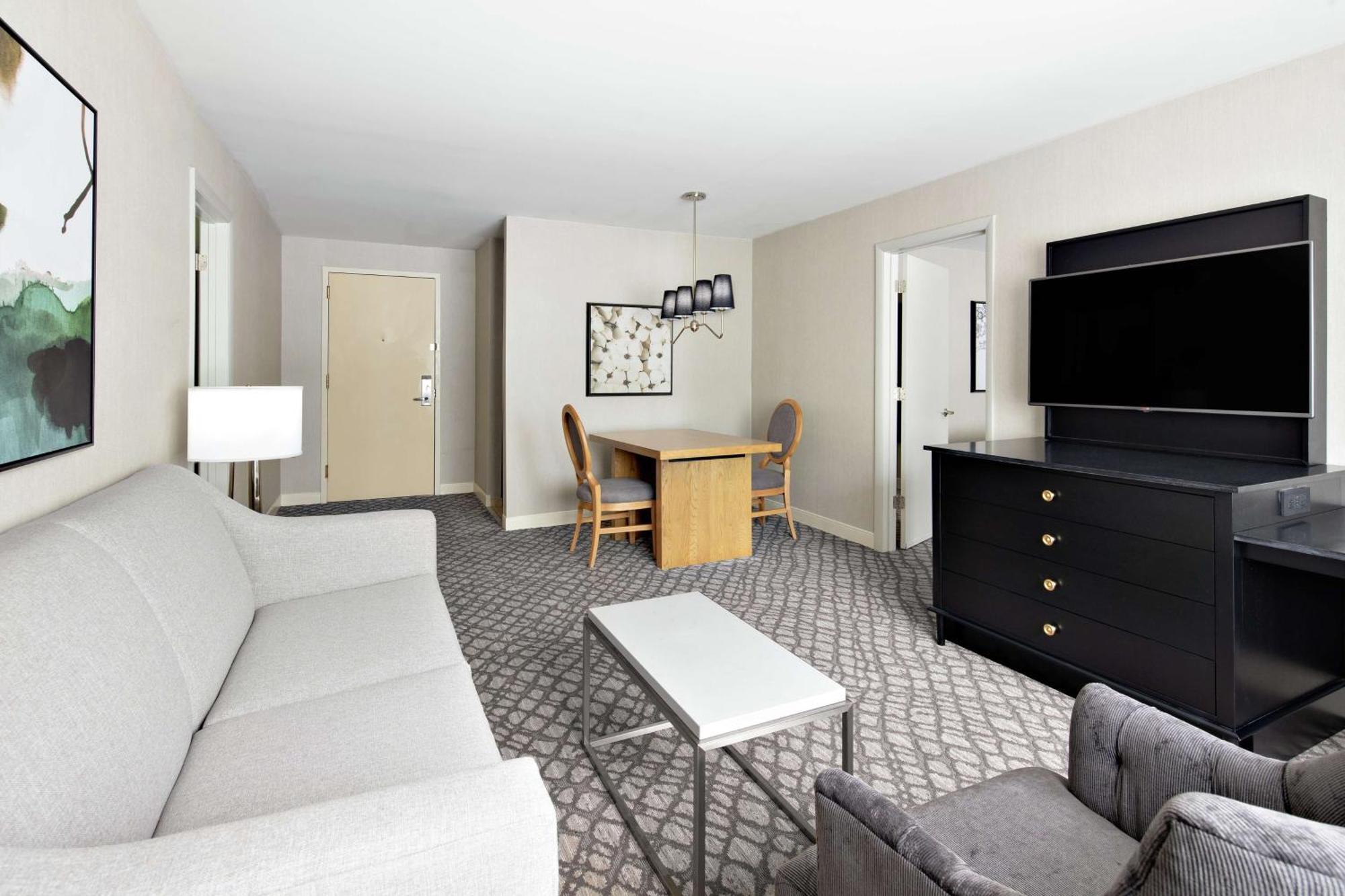 Doubletree By Hilton Charlotte/southpark