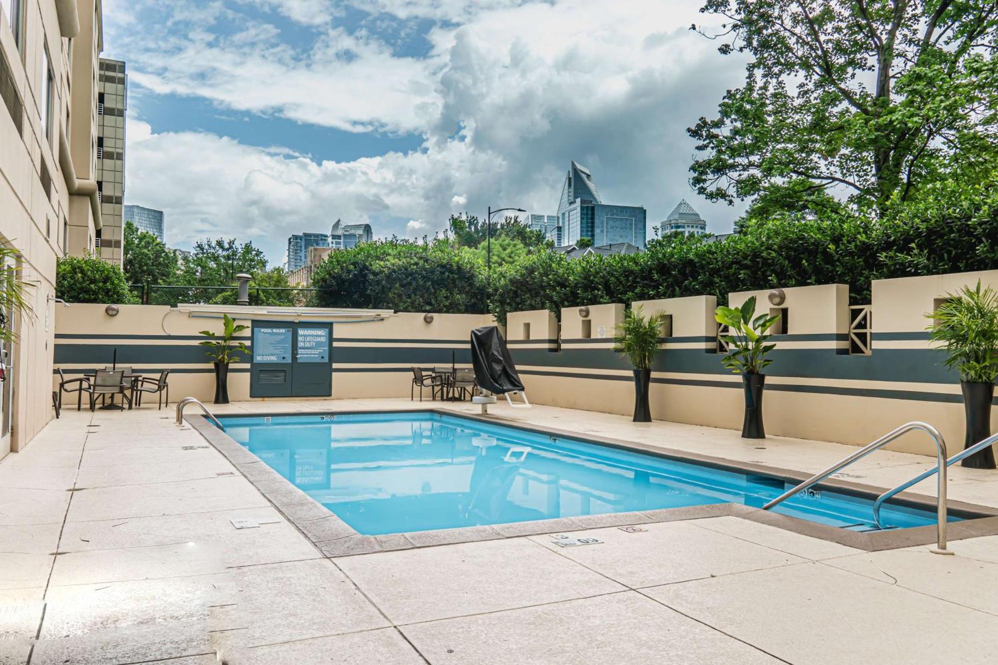 Hotel Doubletree By Hilton Uptown Charlotte