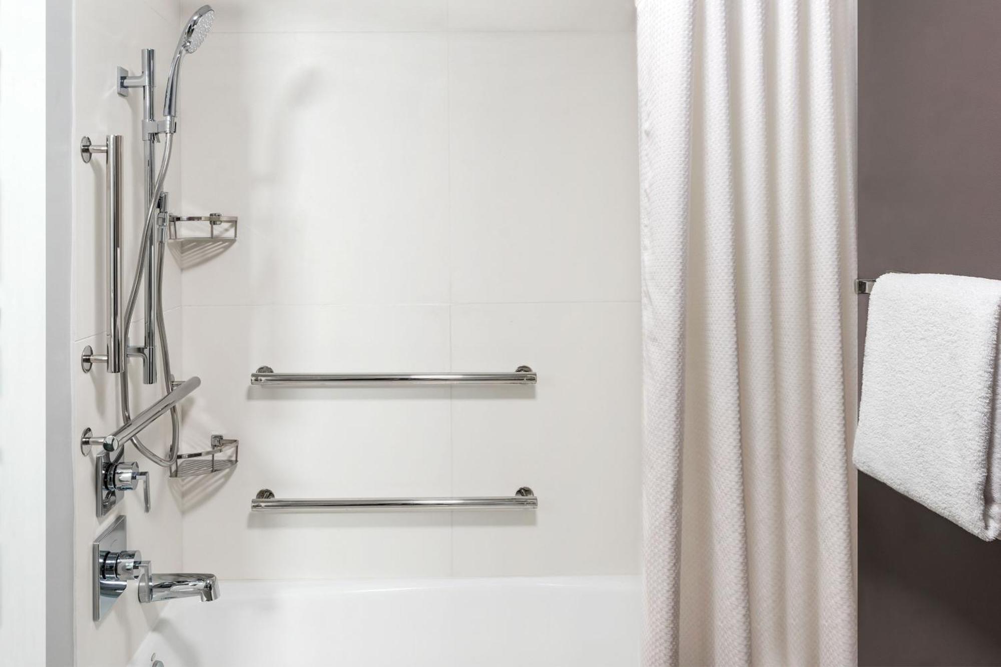 Hotel Courtyard By Marriott Ballantyne 3*