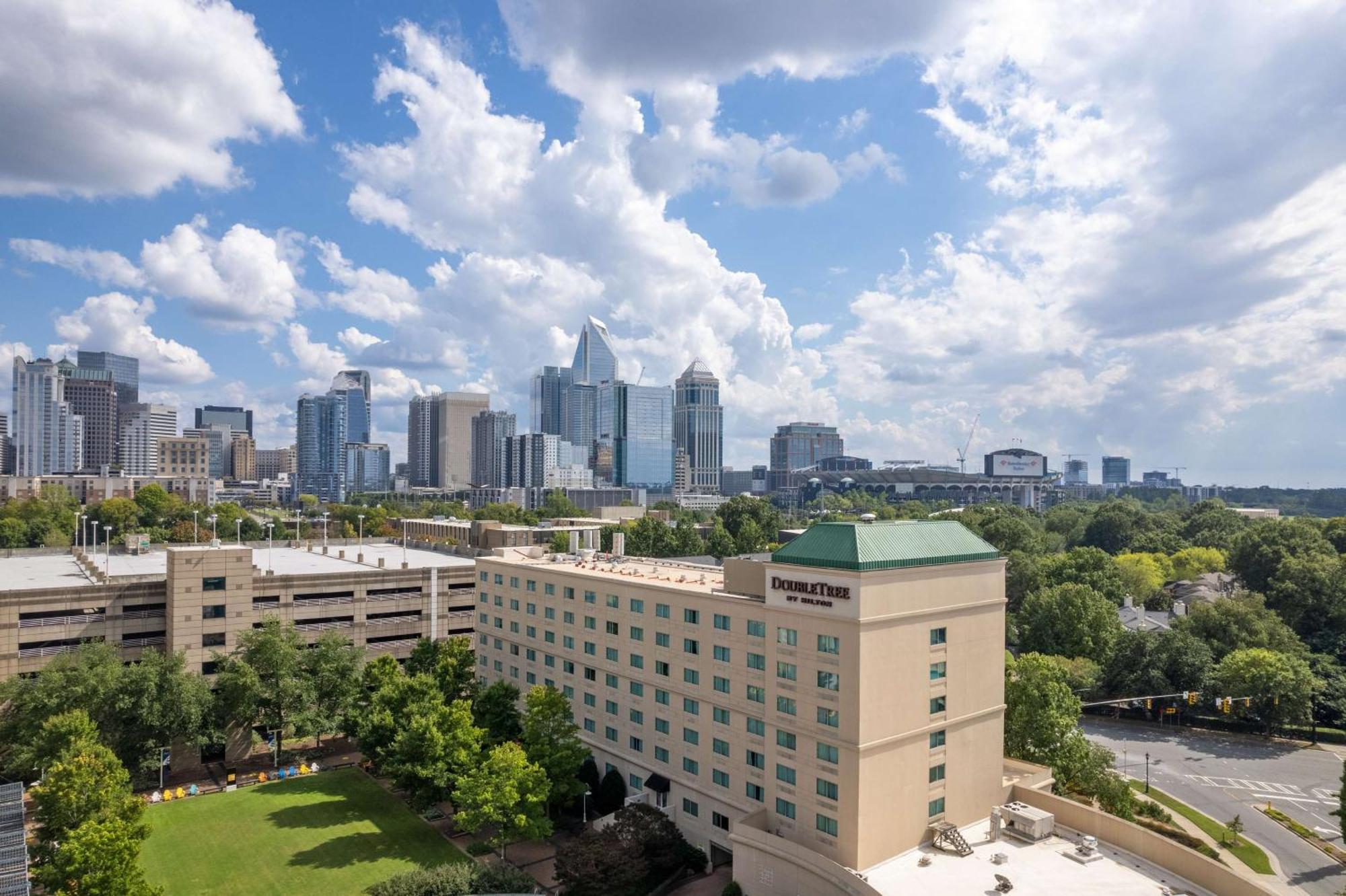 Doubletree By Hilton Uptown Hotel 4*