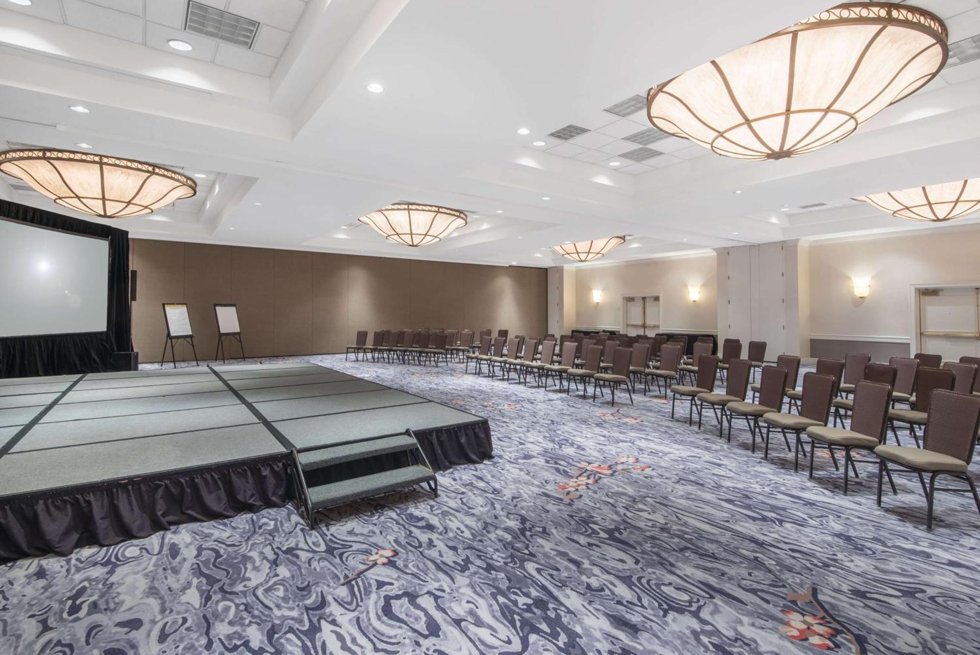 Sonesta Lower South End 4*