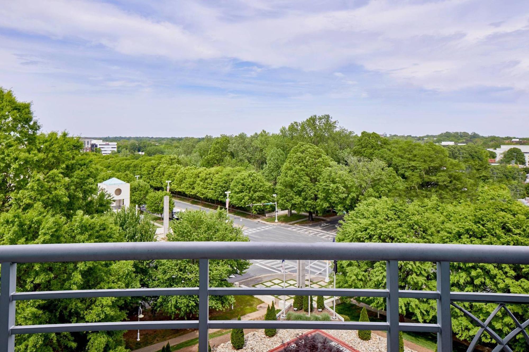 Hotel Renaissance Southpark 4*