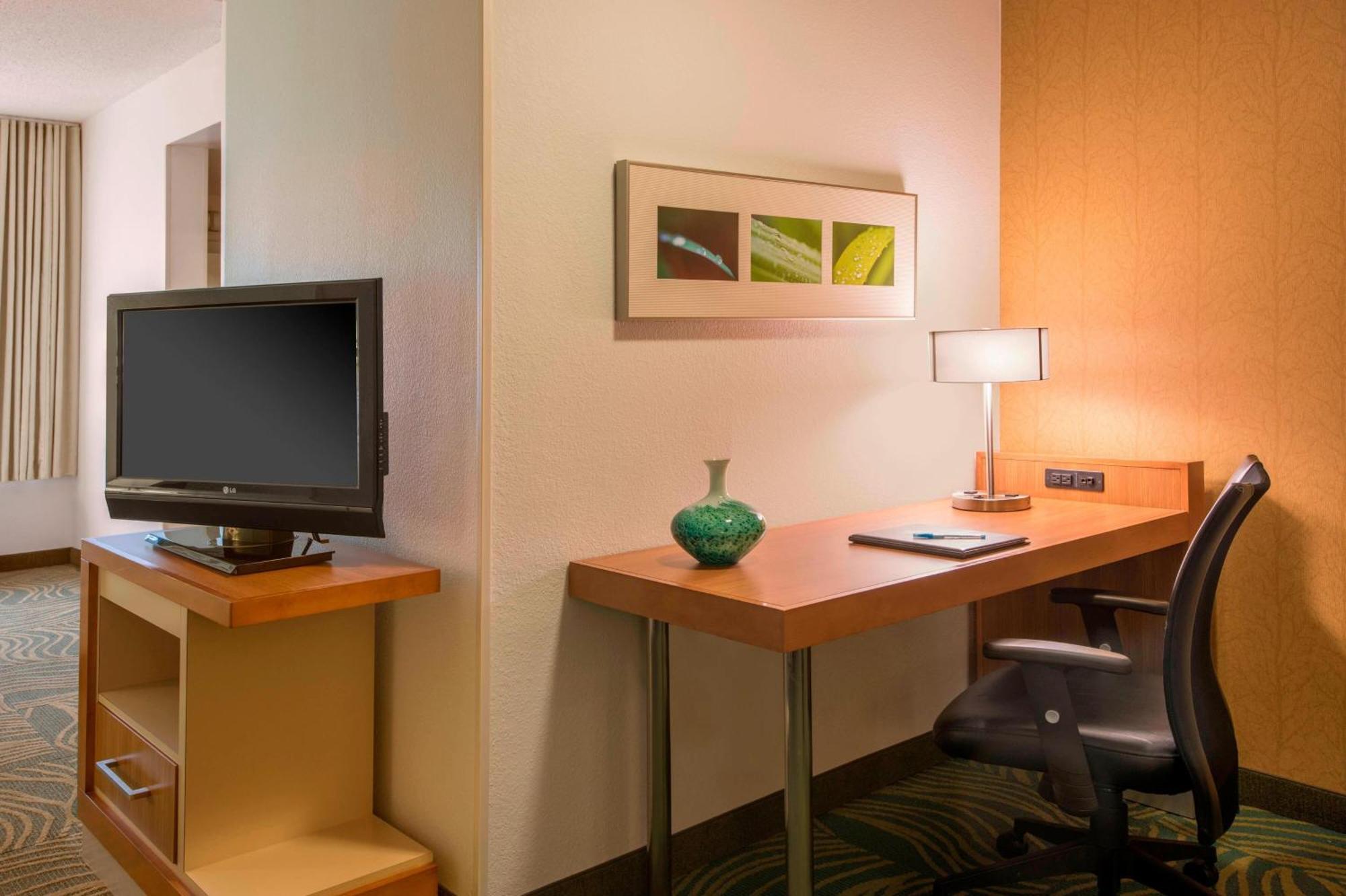 Springhill By Marriott Airport 3*