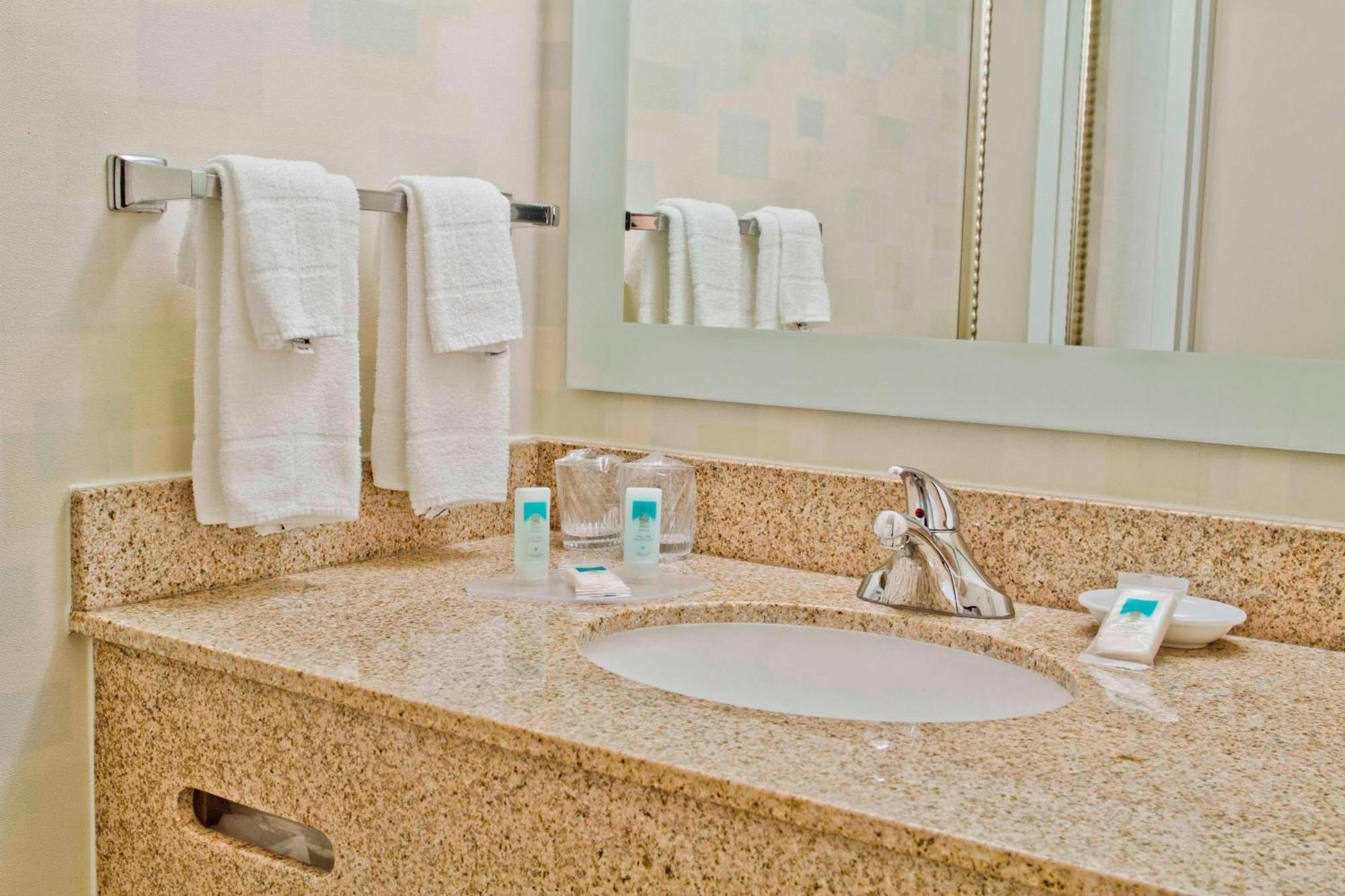 Springhill By Marriott Airport Hotel 3*