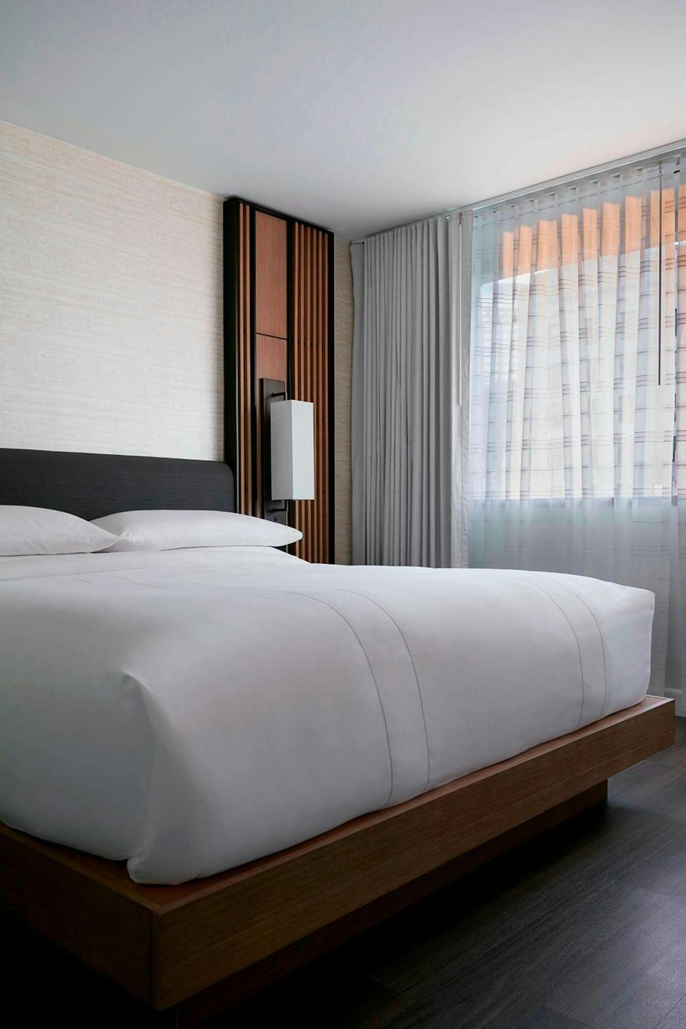 Marriott Center Hotel 4*