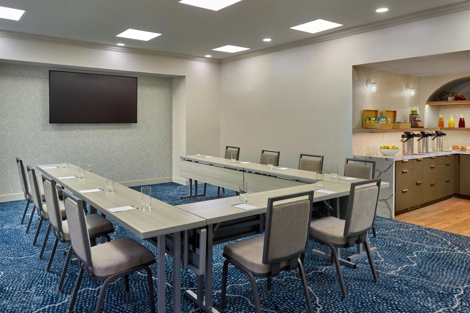Renaissance Southpark Hotel