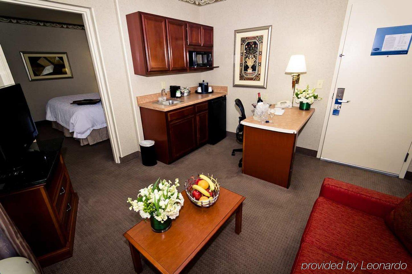 Hotel Hampton Uptown