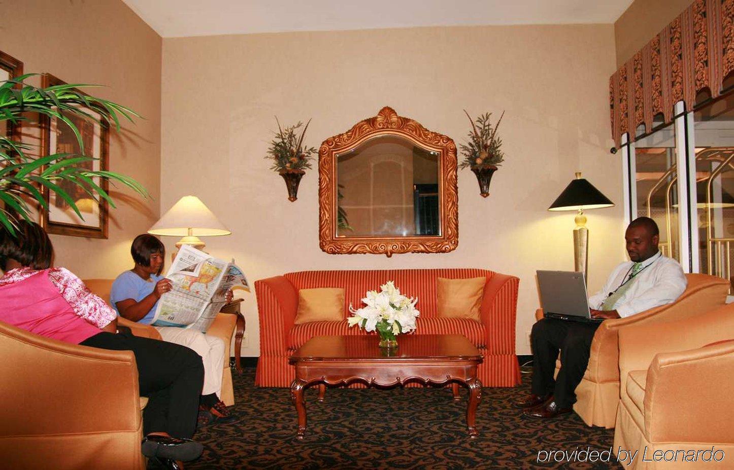 Hotel Hampton Uptown 3*