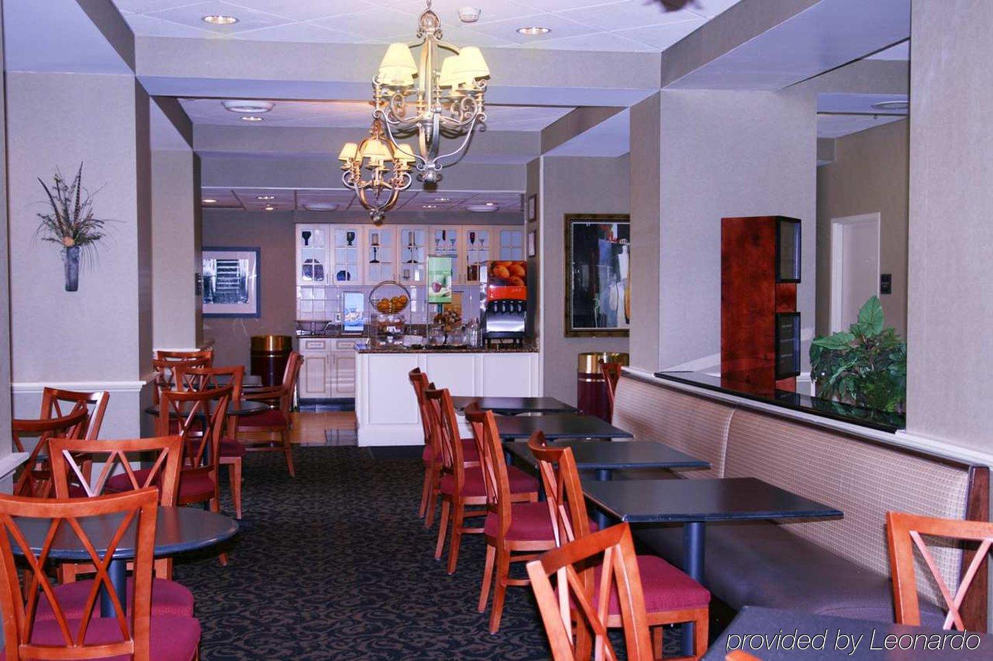 Hotel Hampton Uptown 3*