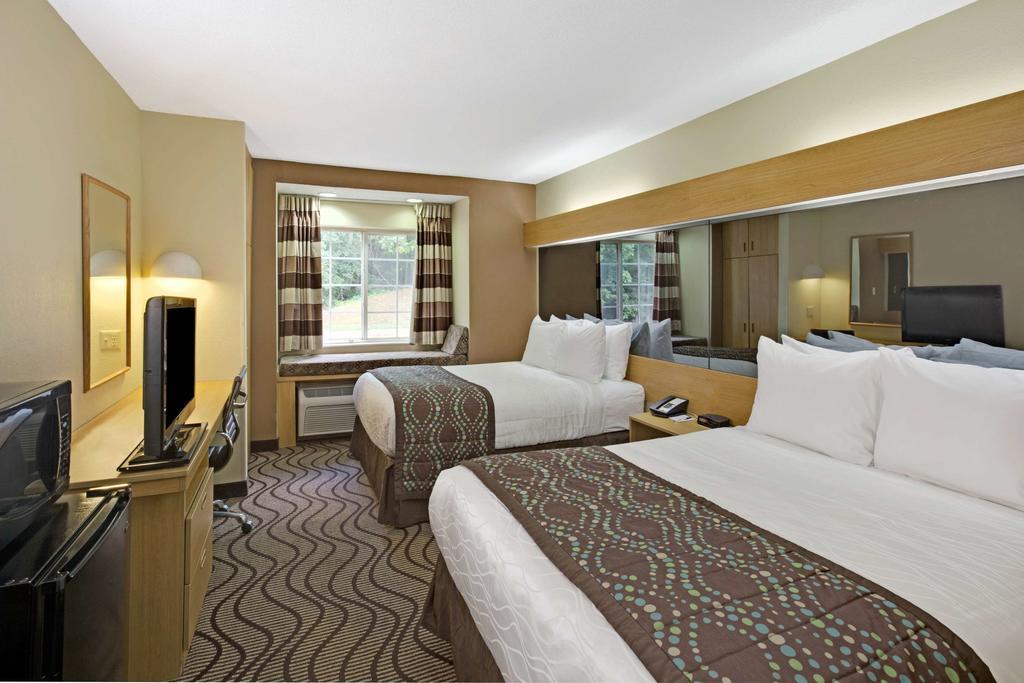 Hotel Microtel By Wyndham Place 2*