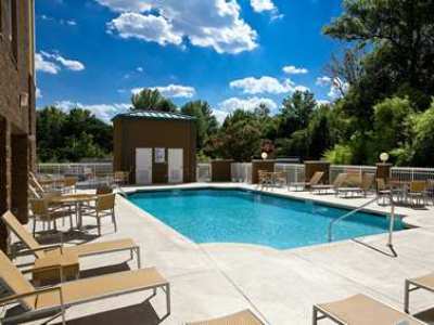 Hotel Hampton & Arrowood Rd 3*