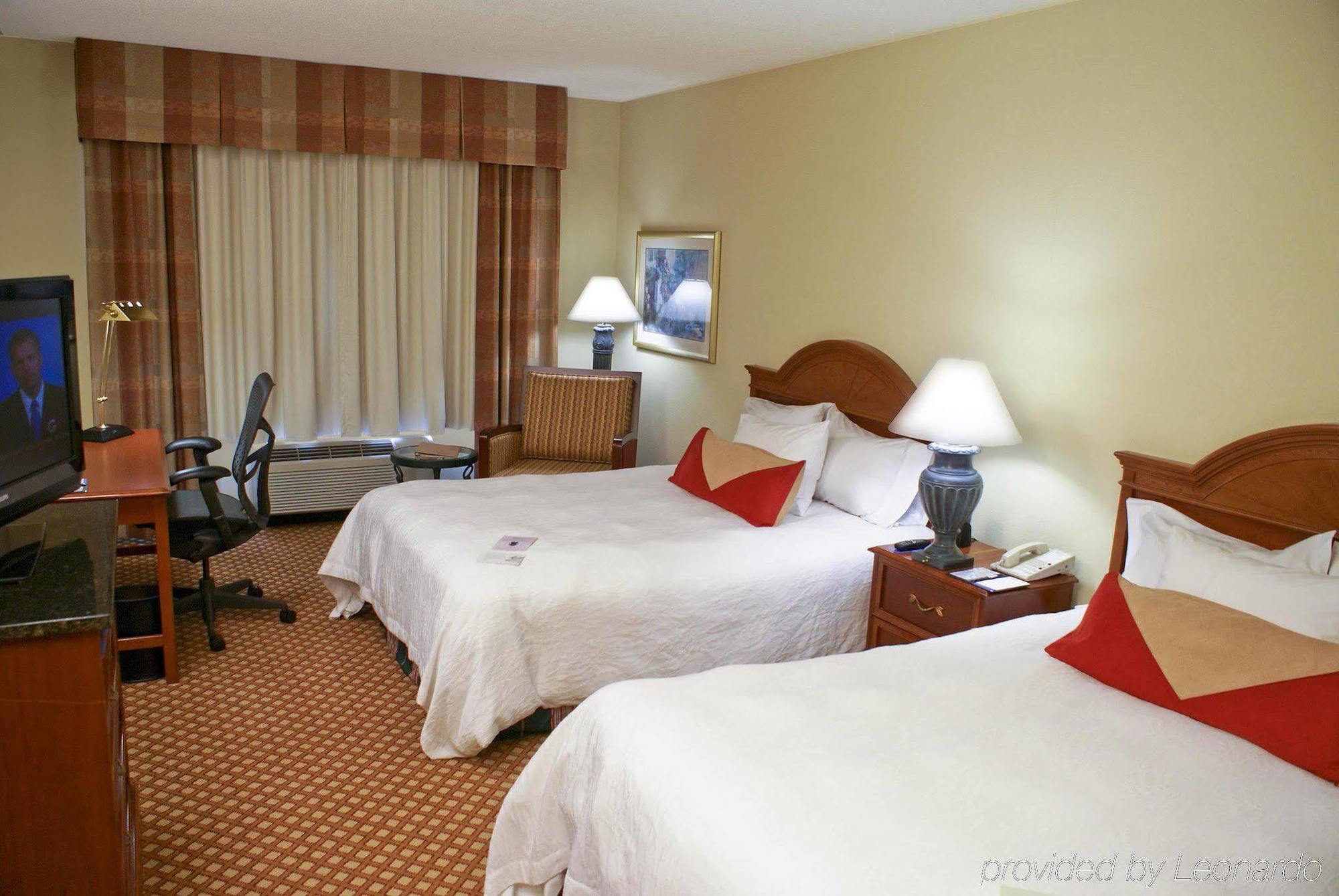 Hilton Garden North 3*