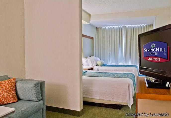 Springhill By Marriott Airport 3*