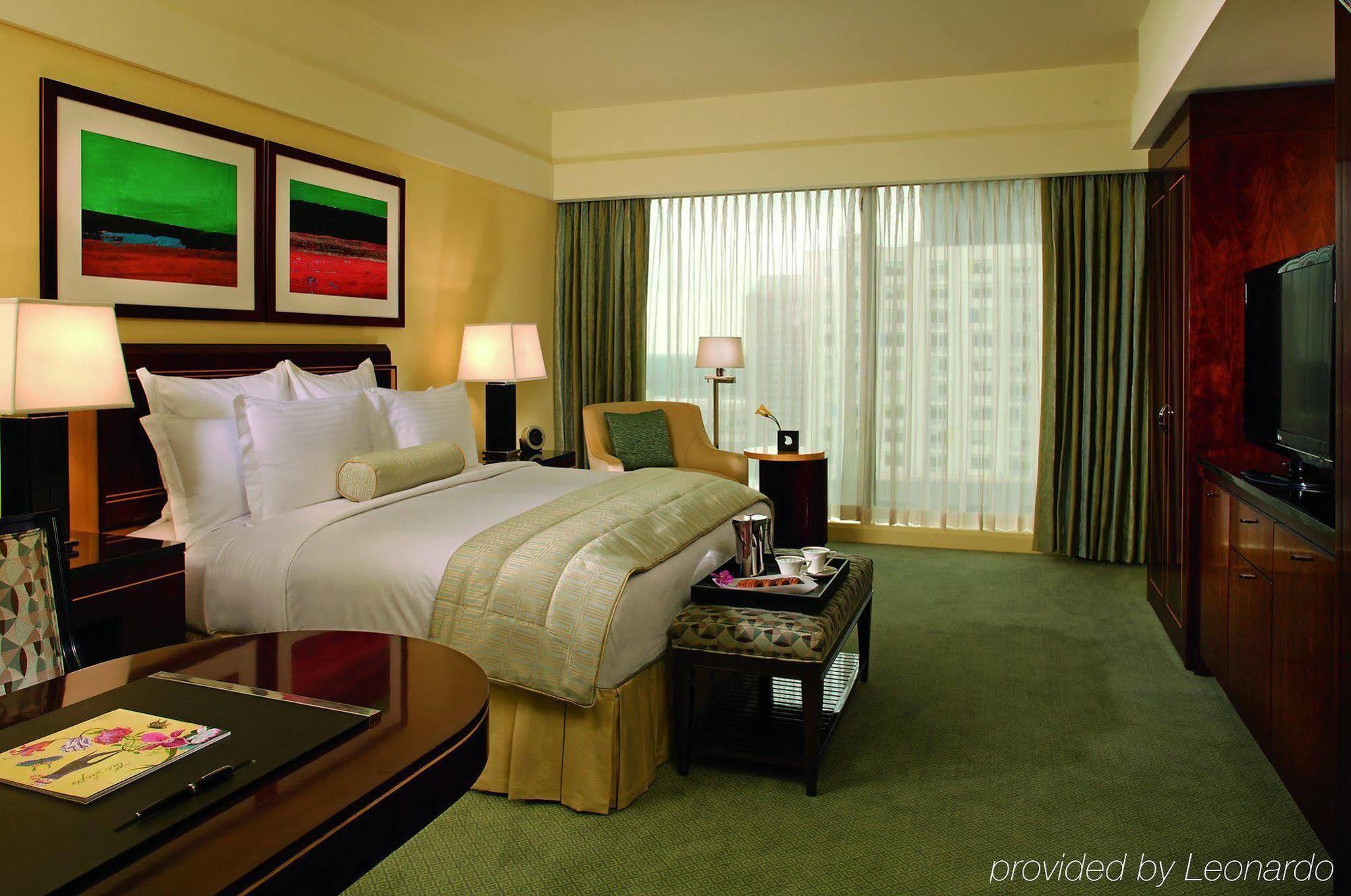 The Ritz-carlton,