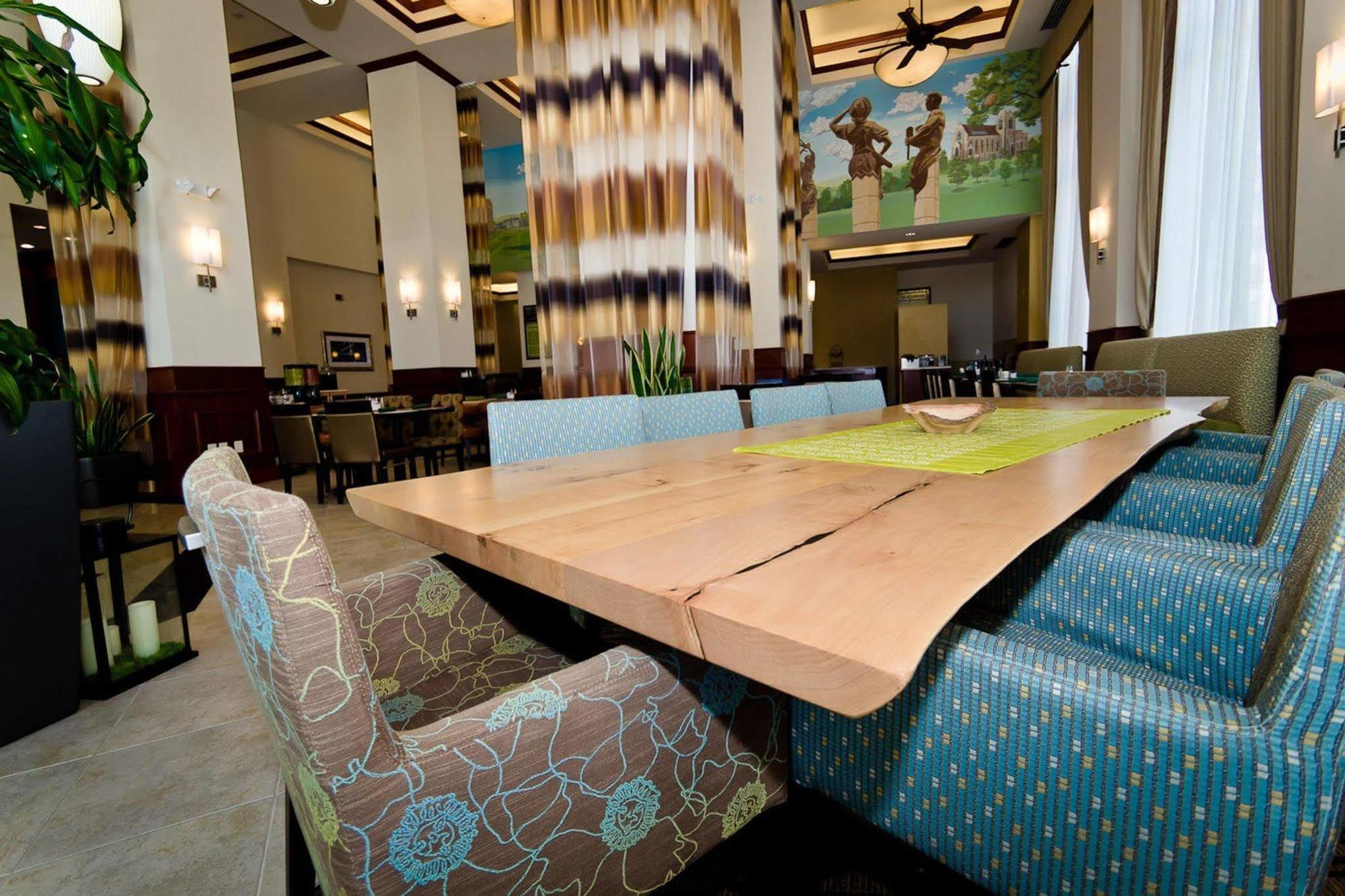 Hotel Hilton Garden Uptown 3*