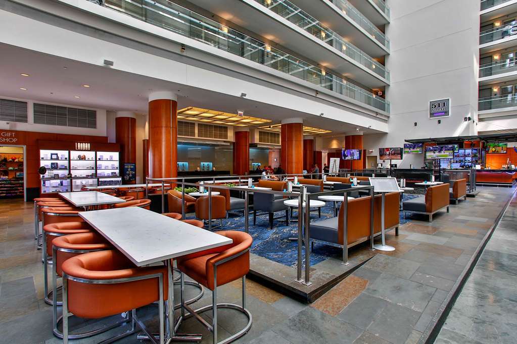 Hotel Doubletree By Hilton Uptown 4*