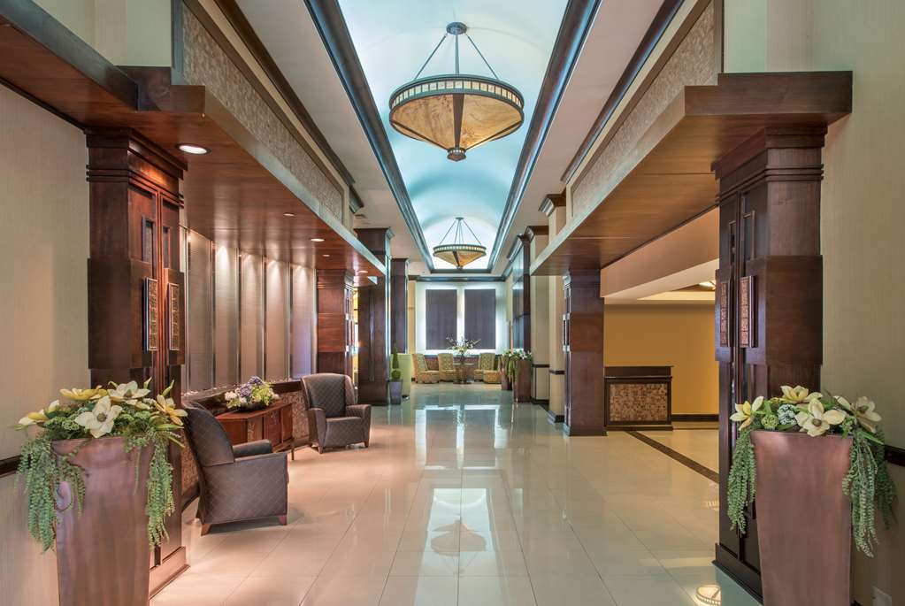 Doubletree By Hilton South Tyvola Hotel