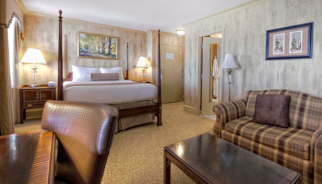 Dunhill Hotel 4*