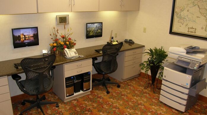 Hilton Garden North Hotel 3*