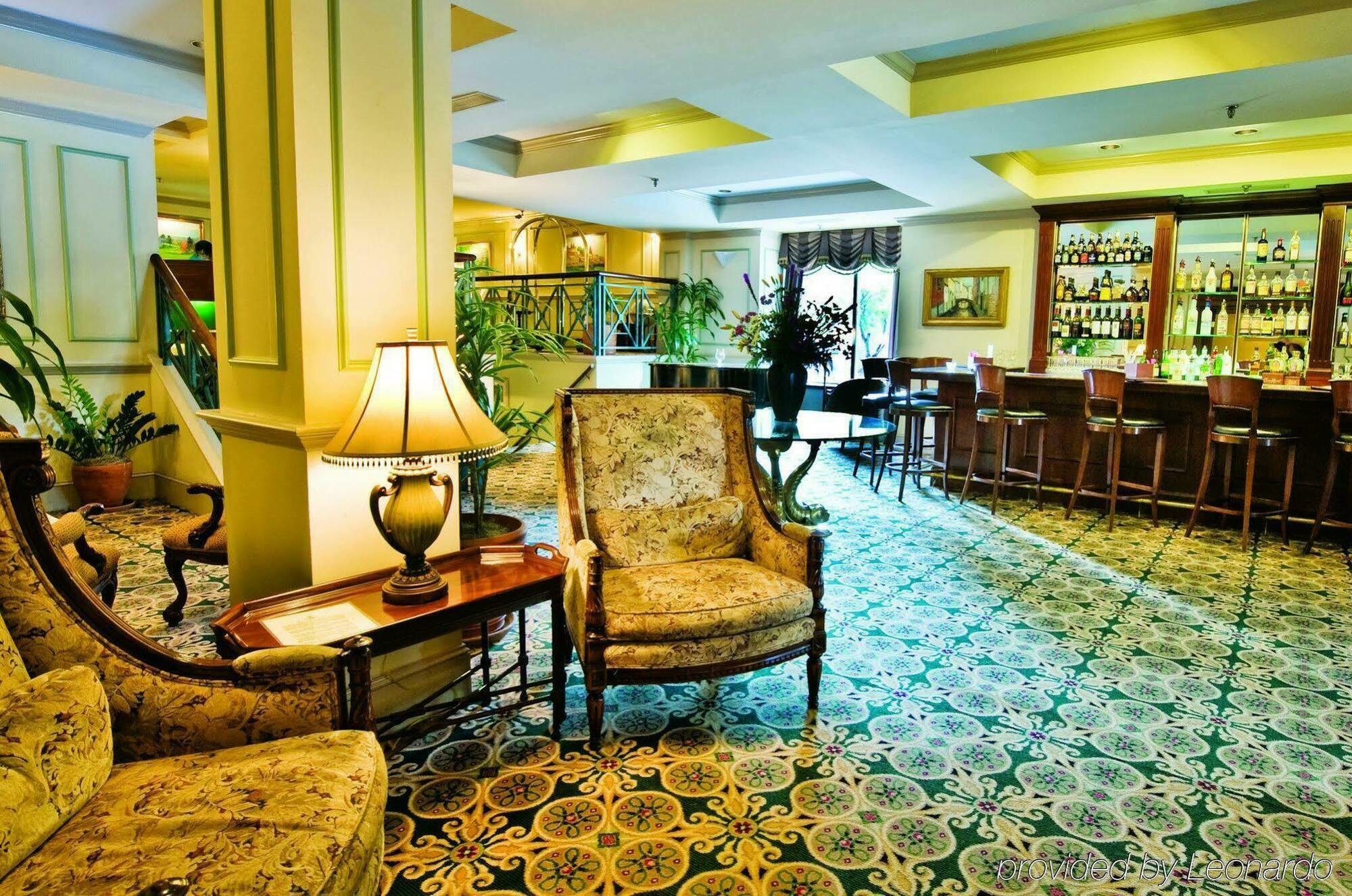 Dunhill Hotel