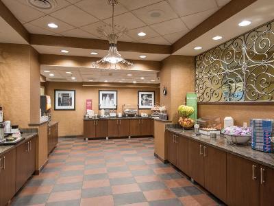 Hampton Uptown Hotel 3*